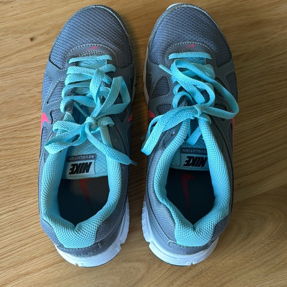 Nike Revolution Running Shoe - Picture 5 of 10